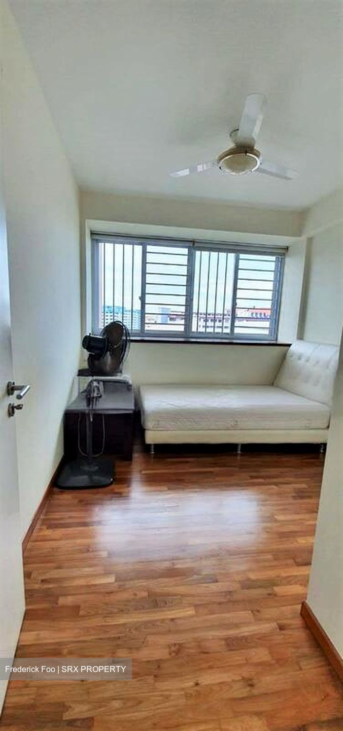The Esparis (D18), Condominium #439437511